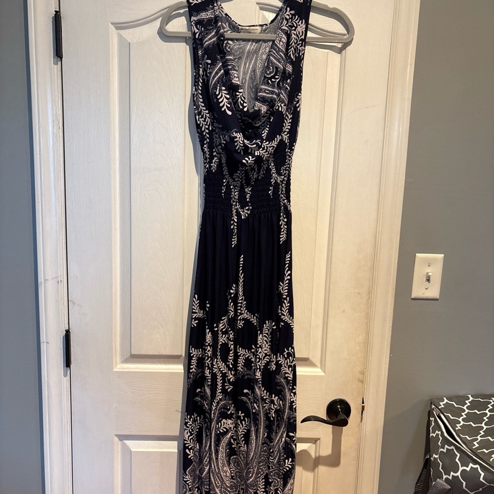 Source Unknown Navy And White Patterned Maxi Dress - image 1